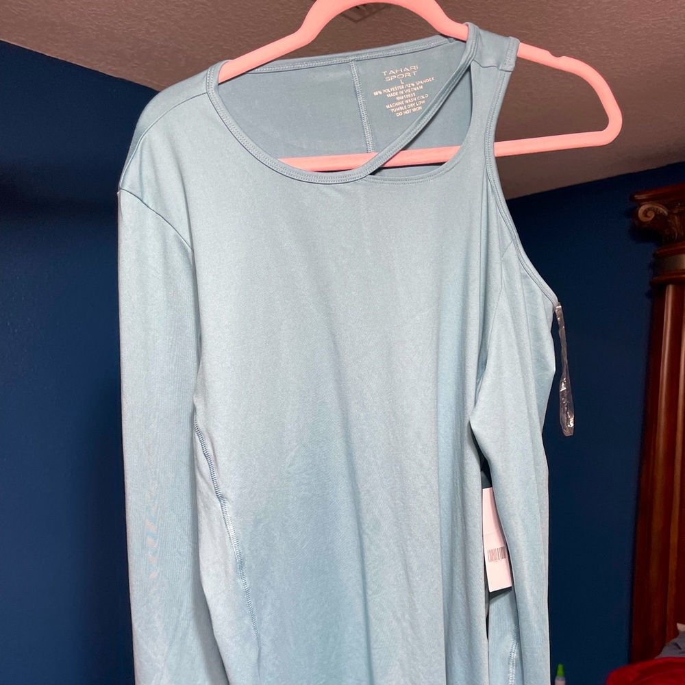 New with tags Tahari sport shirt